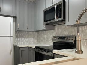 3266 Ashford St M, San Diego CA 92111