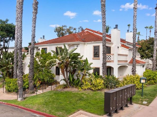 9302 Twin Trails Dr 204, San Diego CA 92129