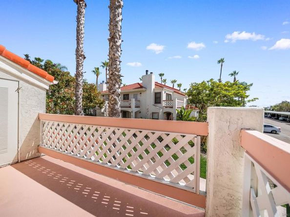 9302 Twin Trails Dr 204, San Diego CA 92129