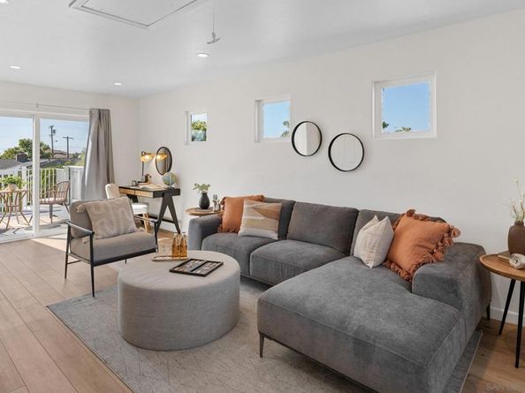 2628 Grandview St, San Diego CA 92110