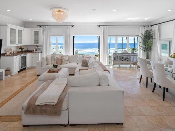 208 S Pacific St, Oceanside CA 92054