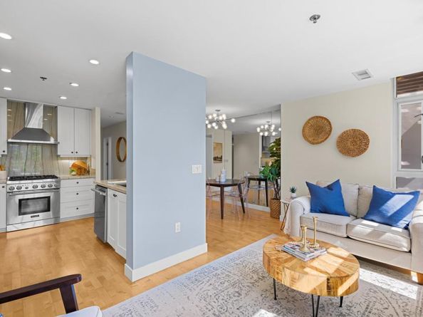 700 W Harbor Dr 202, San Diego CA 92101