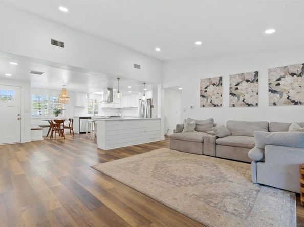 2216 Calle Chanate, San Diego CA 92139