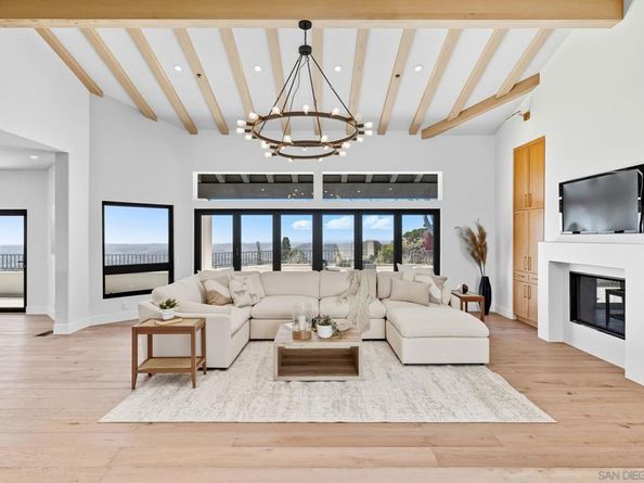 9775 Alto Dr, La Mesa CA 91941