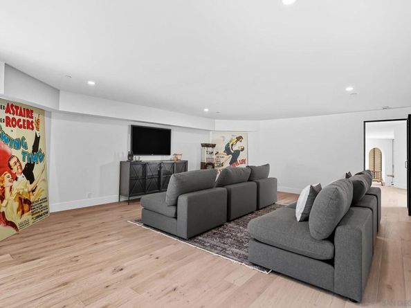 9775 Alto Dr, La Mesa CA 91941