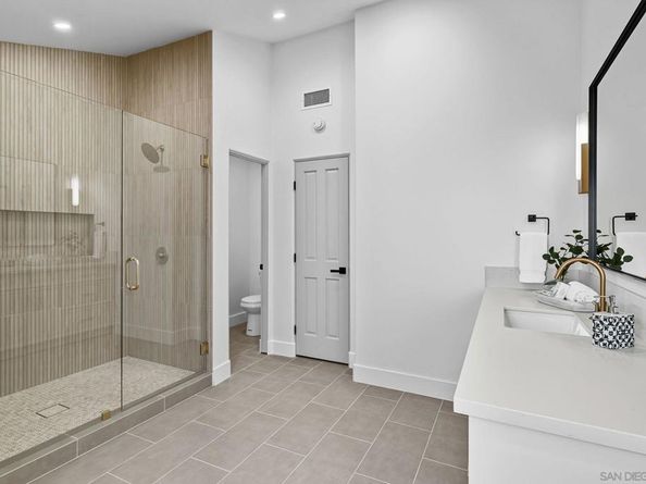 9775 Alto Dr, La Mesa CA 91941