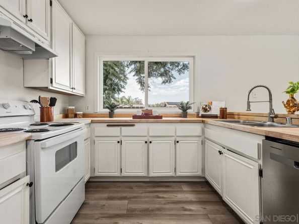 7104 Ruane St, San Diego CA 92119