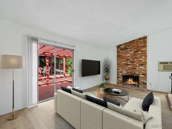 2050 Oak Hill Dr, Escondido CA 92027