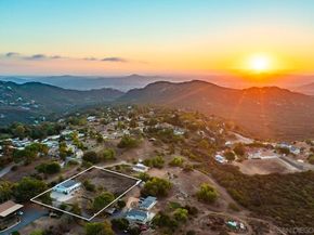 171 La Cresta Heights Rd, El Cajon CA 92021