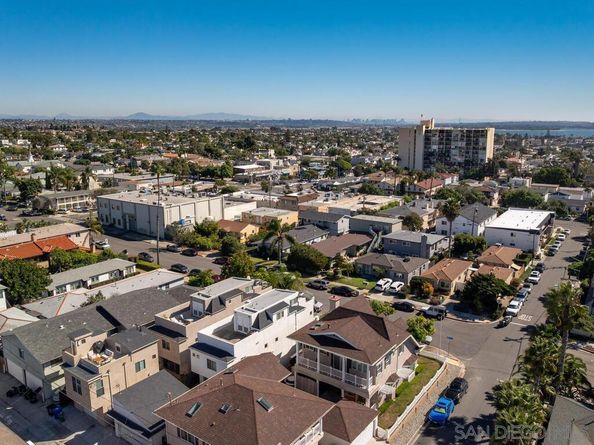 938 Opal St, San Diego CA 92109