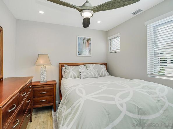 938 Opal St, San Diego CA 92109