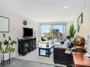 938 Opal St, San Diego CA 92109