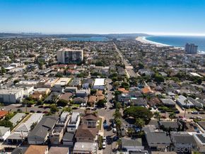 938 Opal St, San Diego CA 92109