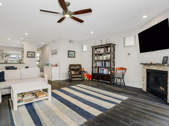 938 Opal St, San Diego CA 92109