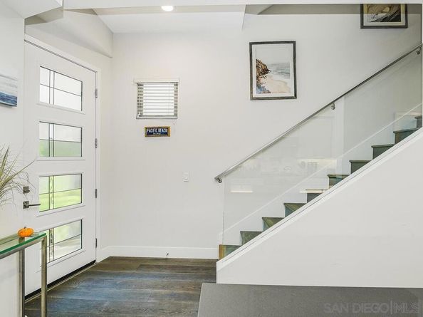 938 Opal St, San Diego CA 92109