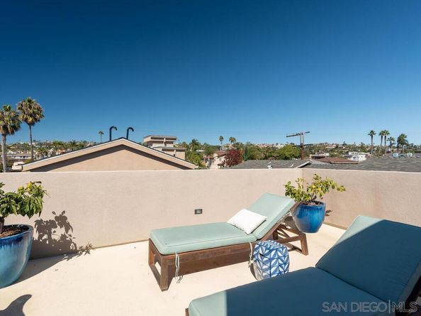 938 Opal St, San Diego CA 92109