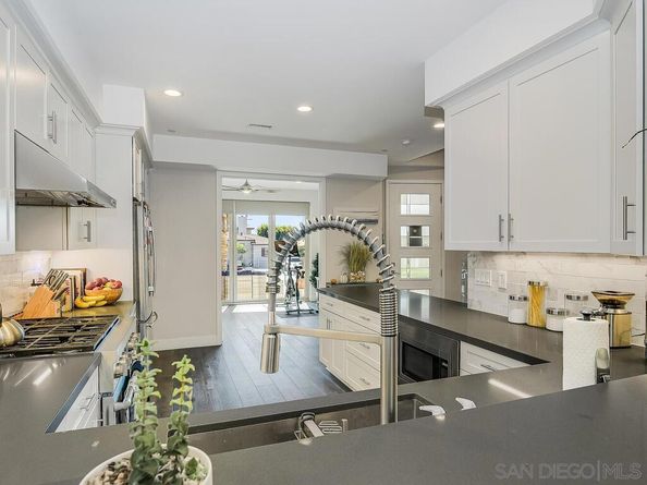 938 Opal St, San Diego CA 92109