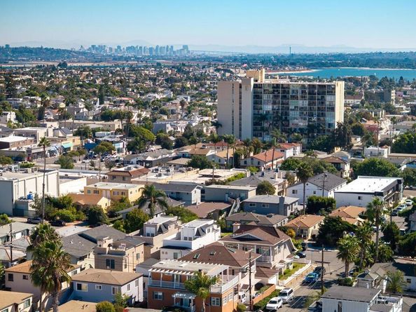 938 Opal St, San Diego CA 92109