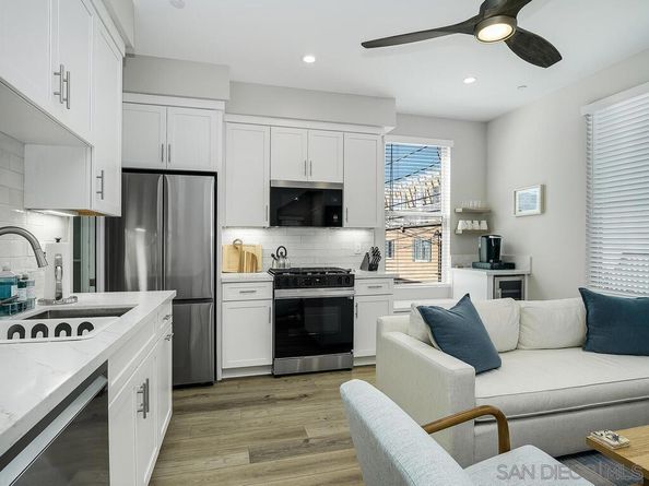 938 Opal St, San Diego CA 92109