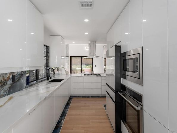 3510 Voyager Cir, San Diego CA 92130