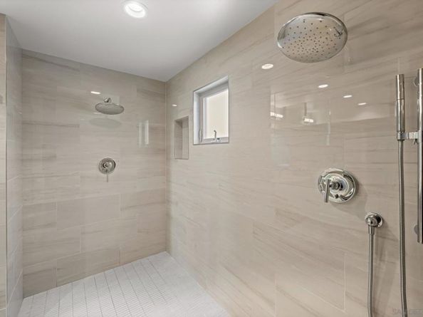 3030 Jarvis St 2, San Diego CA 92106