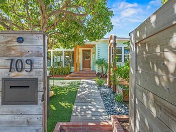 709 N Nevada