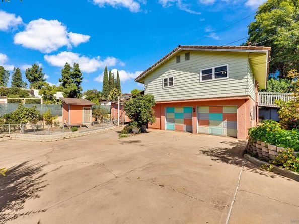 8686 Echo Dr, La Mesa CA 91941