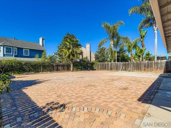3245 Valley Street, Carlsbad CA 92008