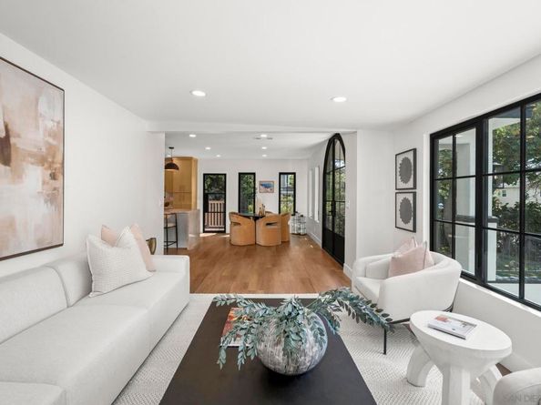 375 E Ave, Coronado CA 92118