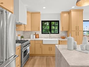375 E Ave, Coronado CA 92118
