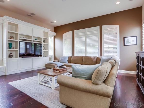 6977 Corte Langosta, Carlsbad CA 92009