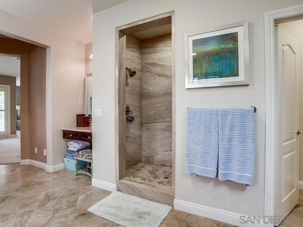 6977 Corte Langosta, Carlsbad CA 92009