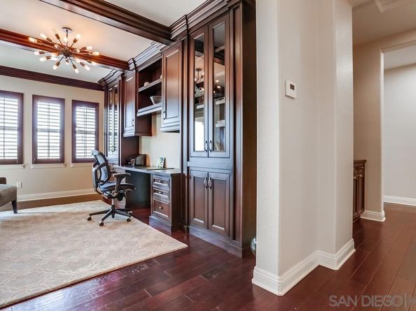 6977 Corte Langosta, Carlsbad CA 92009