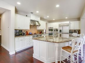 6977 Corte Langosta, Carlsbad CA 92009