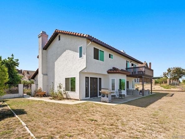 363 Surrey Dr, Bonita CA 91902