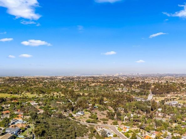 363 Surrey Dr, Bonita CA 91902