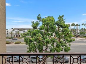 8889 Caminito Plaza Centro 7326, San Diego CA 92122