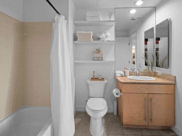 801 Ash St 405, San Diego CA 92101