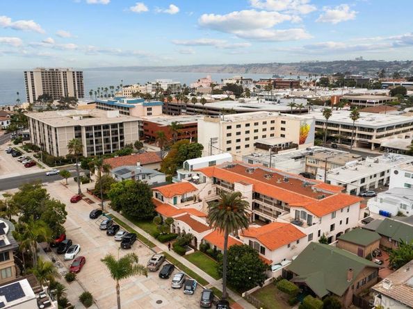 7757 Eads Ave B7, La Jolla CA 92037