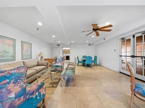 7757 Eads Ave B7, La Jolla CA 92037
