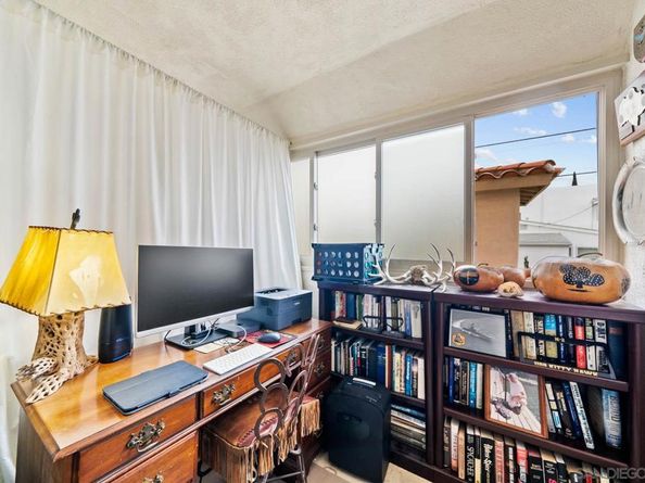 7757 Eads Ave B7, La Jolla CA 92037