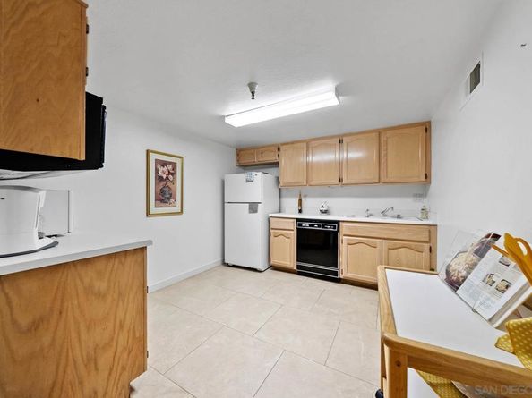 7757 Eads Ave B7, La Jolla CA 92037