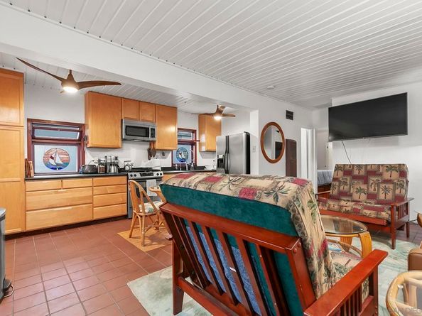 5038 40 W Point Loma Blvd, San Diego CA 92107