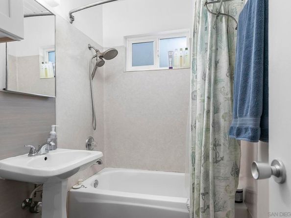 5038 40 W Point Loma Blvd, San Diego CA 92107