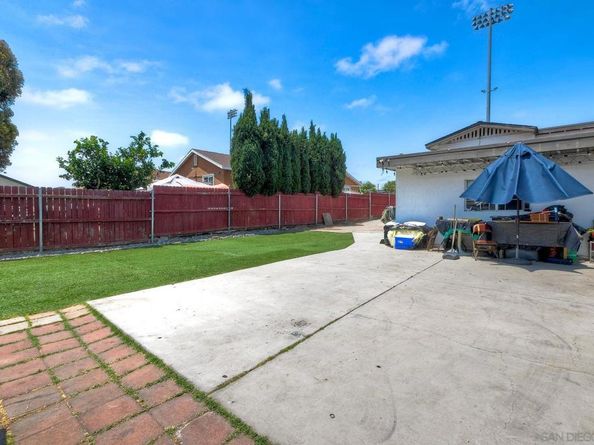 325 Gloria St, San Diego CA 92113