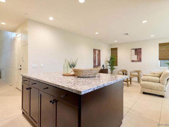 1228 Via Candelas, Oceanside CA 92056