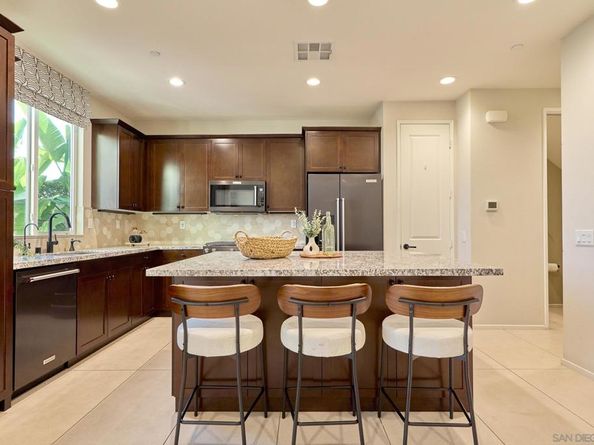 1228 Via Candelas, Oceanside CA 92056