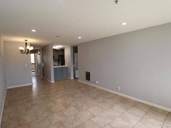 4041 Oakcrest Dr 105, San Diego CA 92105