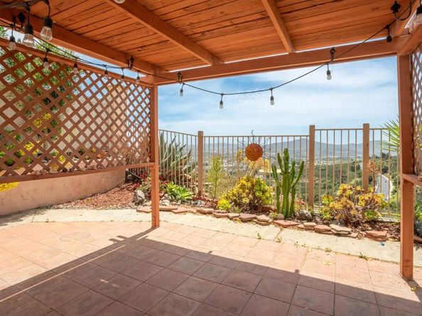 2133 View Crest Glen, Escondido CA 92026