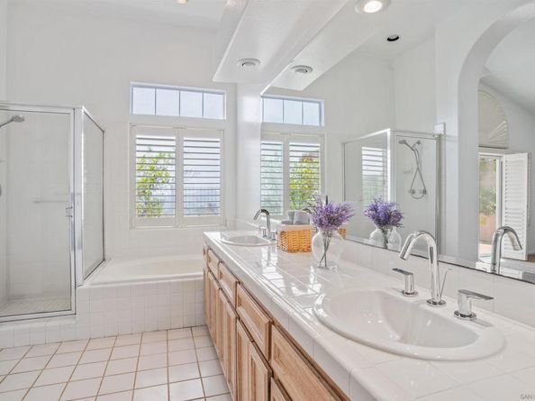 2133 View Crest Glen, Escondido CA 92026